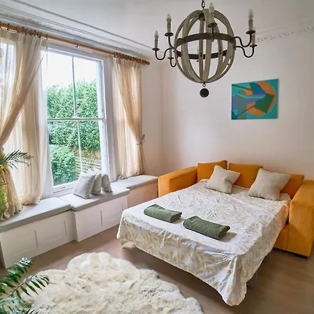 Bright Cozy Garden Retreat W Fast Wifi & 5Min To Tube Subway Metro & Close To Park & Street Parking P4P London Exterior photo